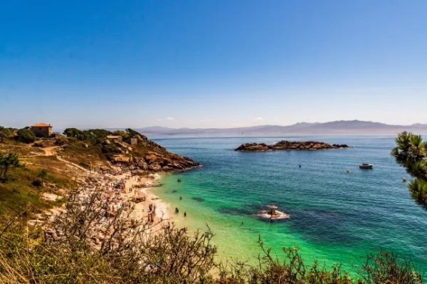 Пейзаж на островах Сієс, Галісія, Іспанія.