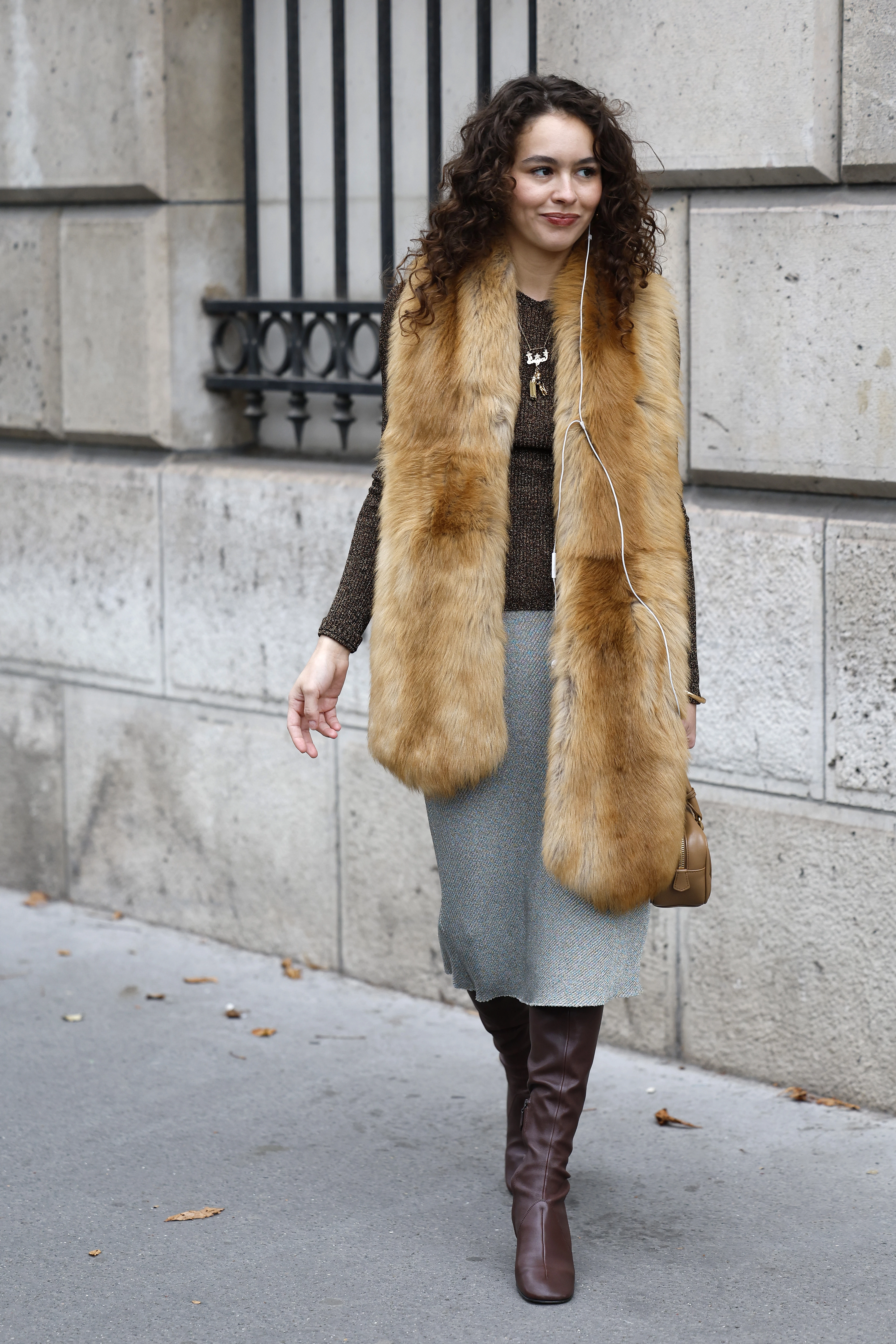 Цей "бабусин" шарф – улюблений аксесуар модниць просто зараз4