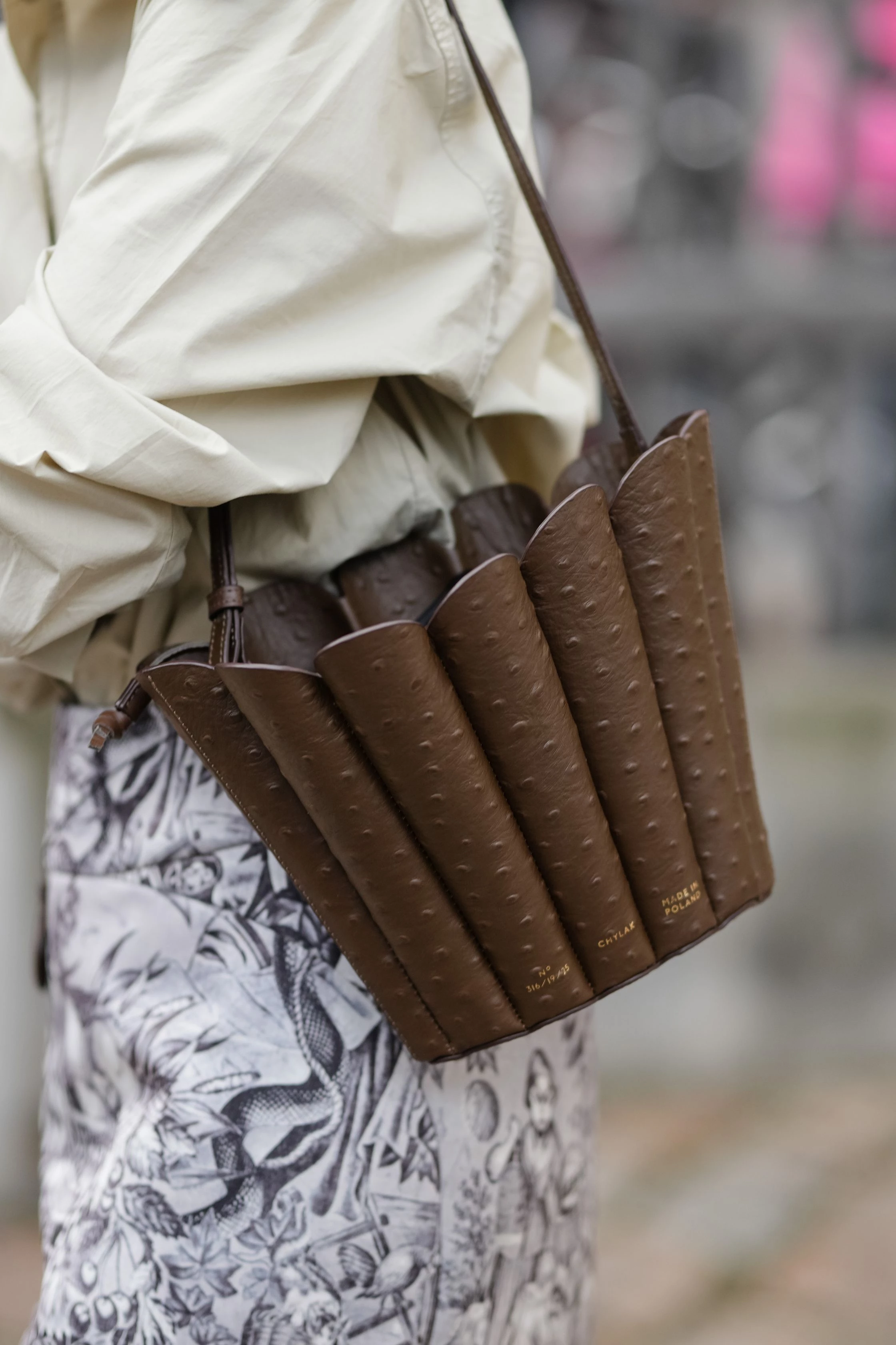 Тренд для небанальних: сумки з цією текстурою зараз на піку актуальності2