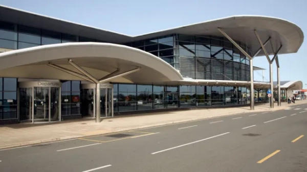 Будівля терміналу аеропорту Гернсі