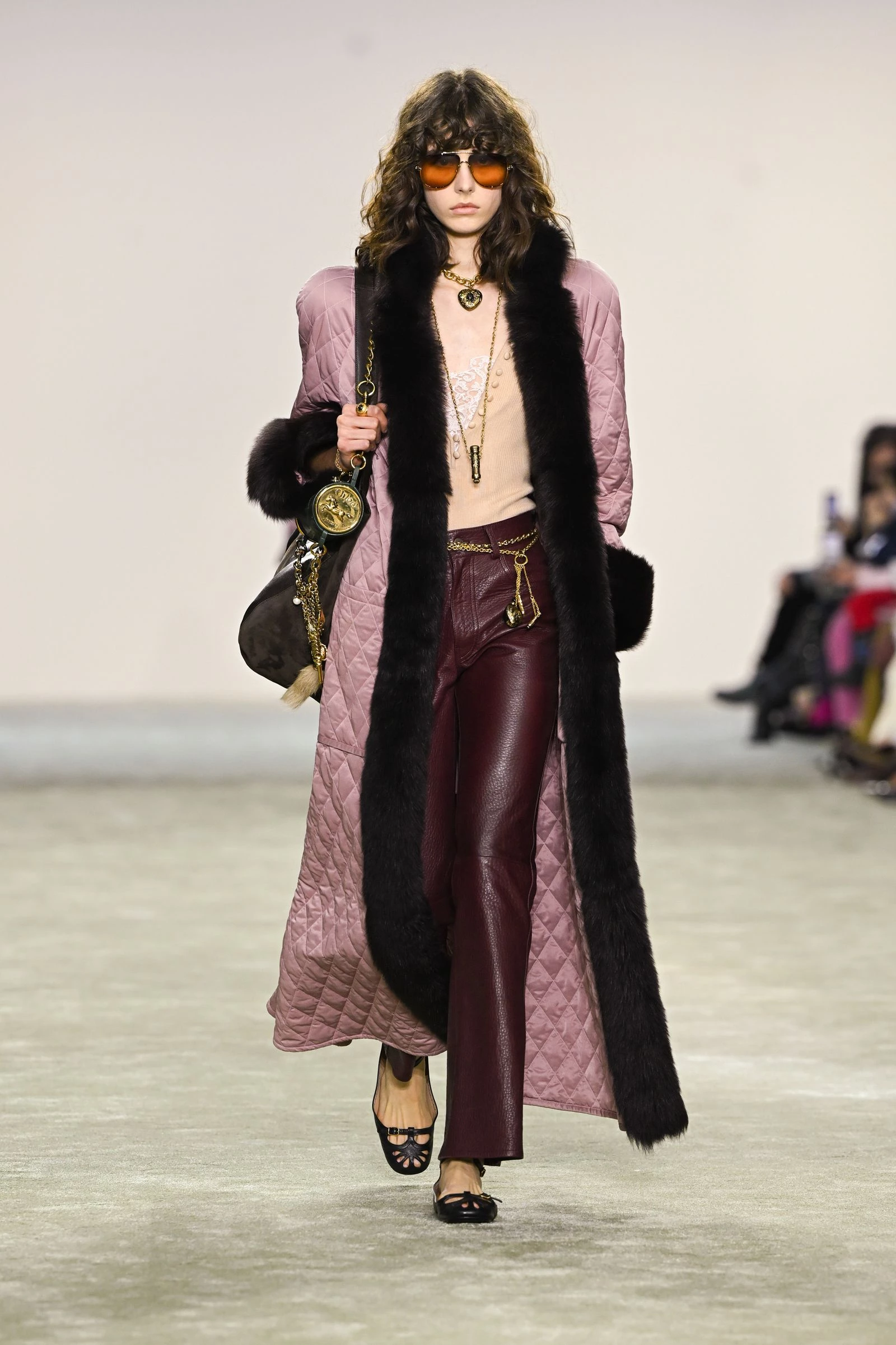 Чому нам всім потрібна пара шкіряних штанів цієї зими0