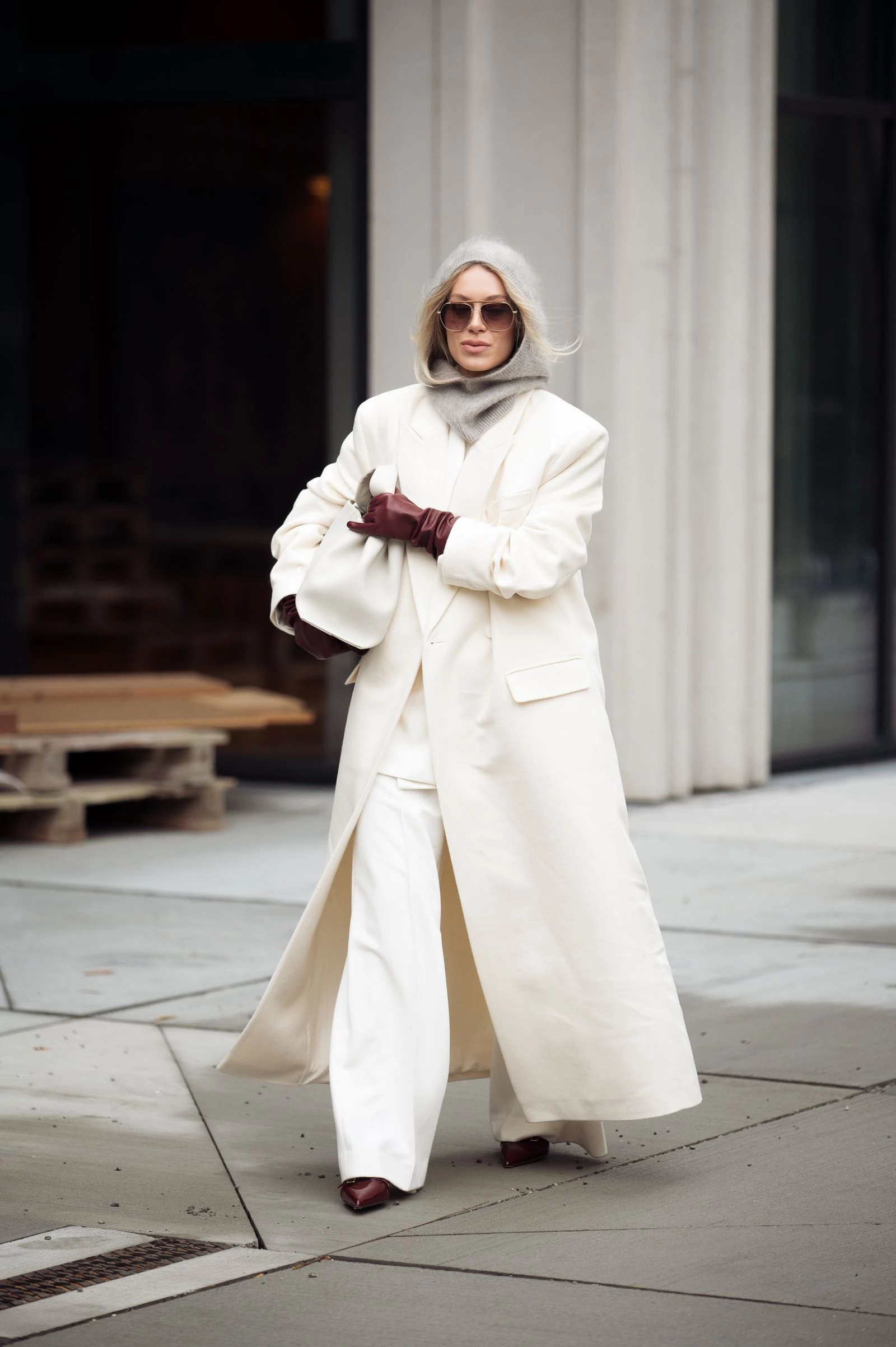 Як носити білі штани взимку: 5 простих і практичних ідей для щоденних образів3