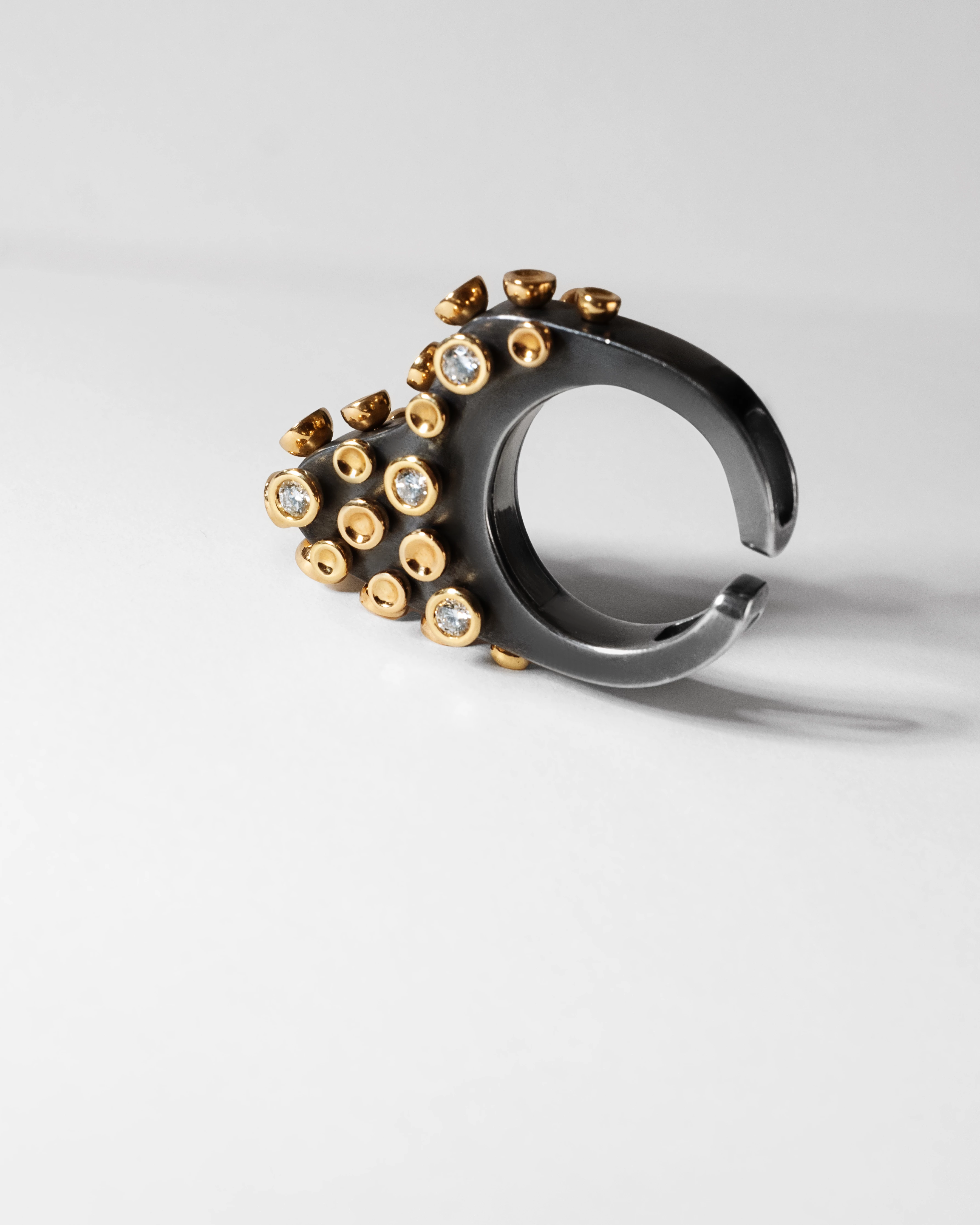 Космічне сяйво: Nomis перетворюють зорі на ювелірні прикраси5