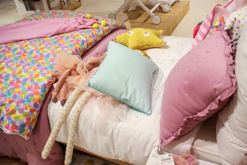 Чому не можна спати з мокрим волоссям: відповідає кандидат фармацевтичних наук Кровать