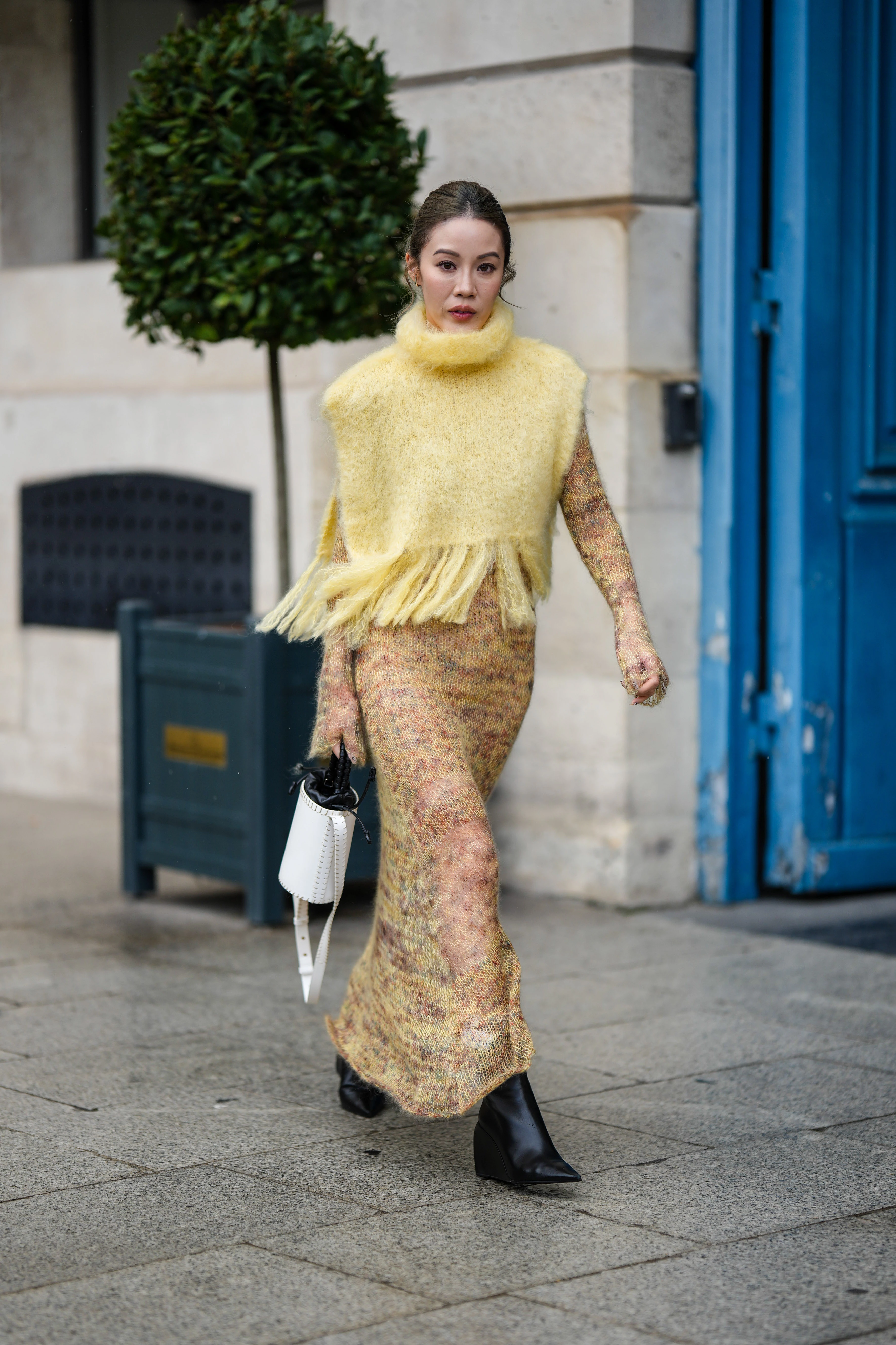 Чоботи на невисокій танкетці — найпрактичніше та найцікавіше взуття цієї зими4