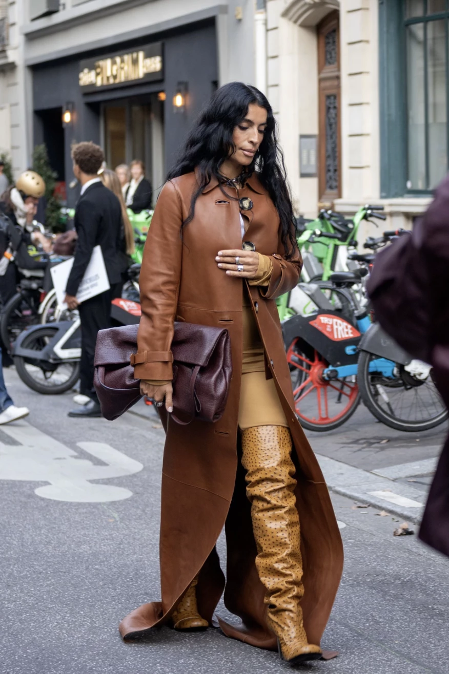 Екстрадовге пальто – річ, без якої неможливо уявити цю зиму0