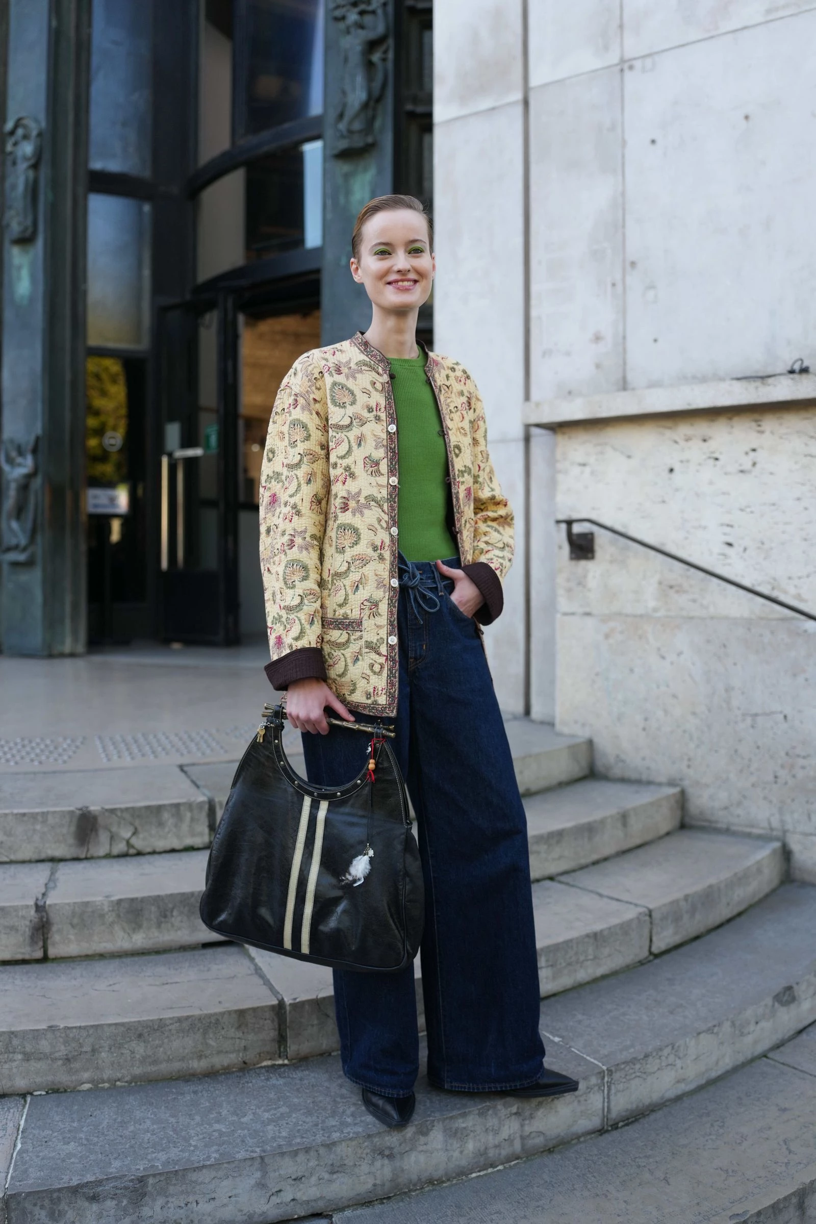 Як носити джинси wide-leg цього сезону: показуємо найкращі поєднання із чоботами0