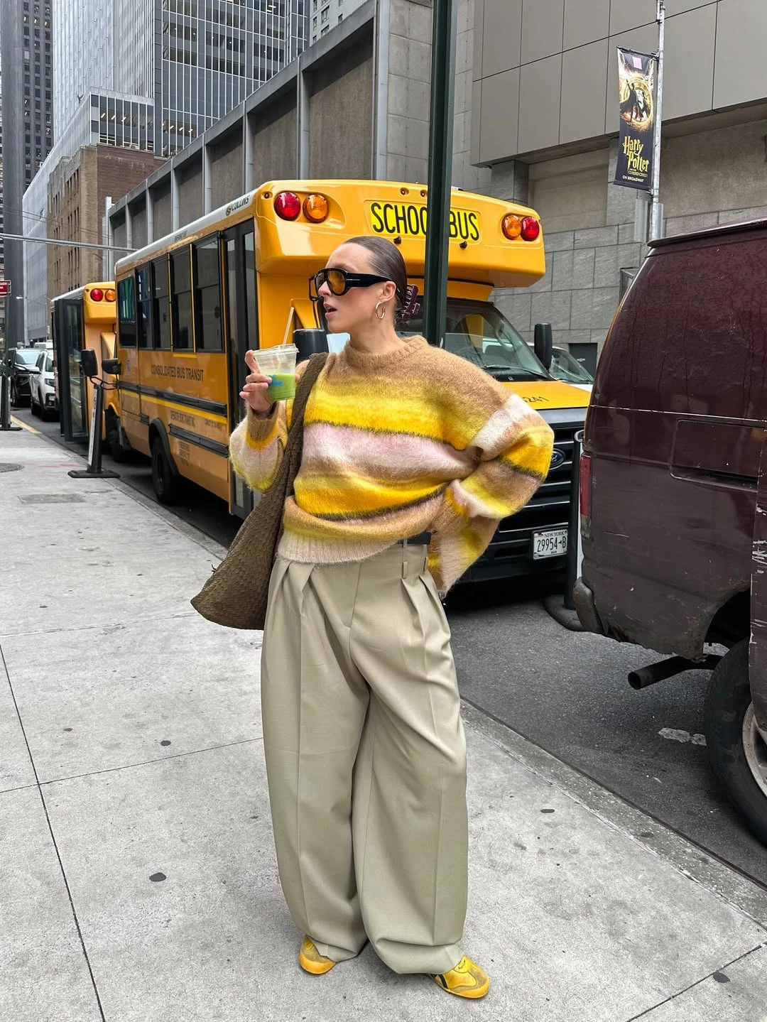 Instagram @lara_bsmnn5