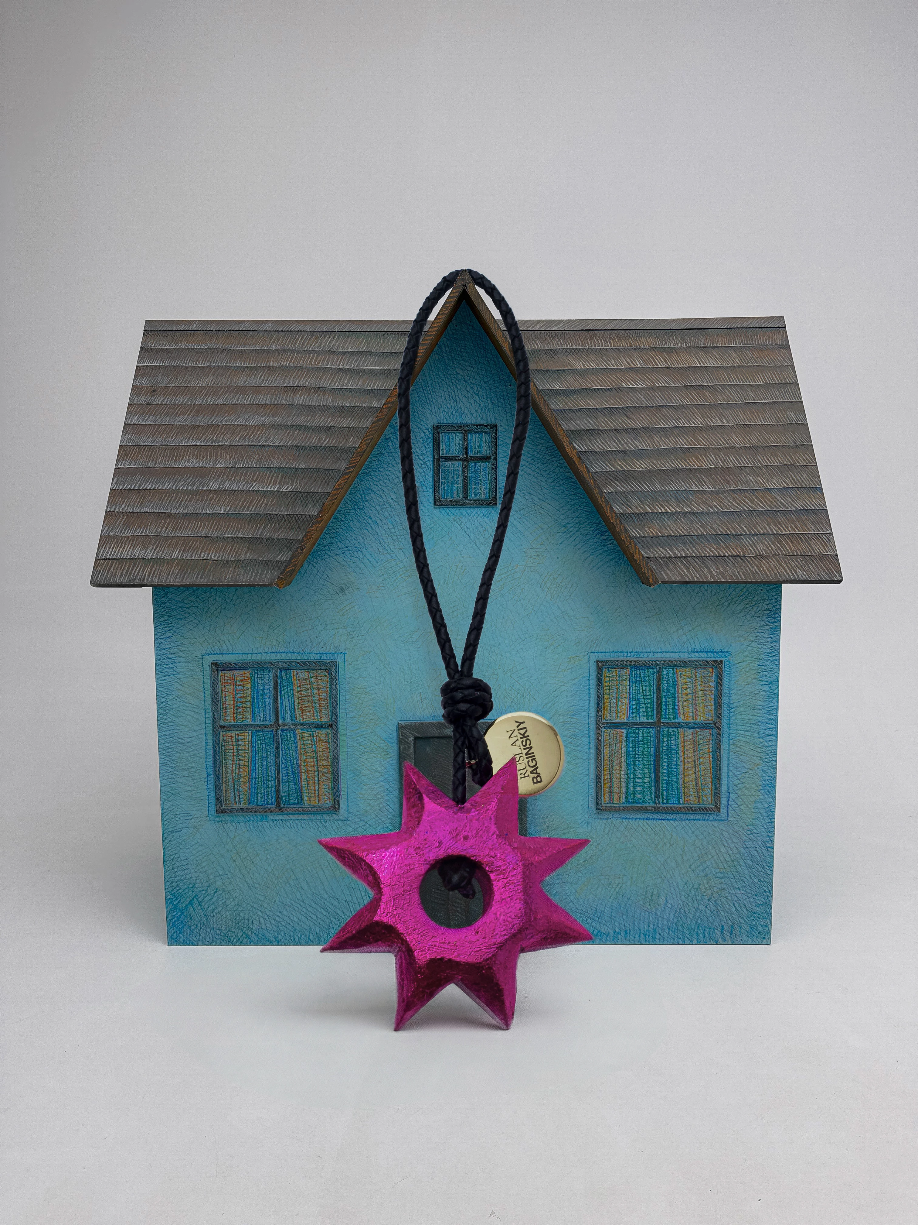 Ruslan Baginskiy переосмислив українські різдвяні символи у новому дропі аксесуарів2