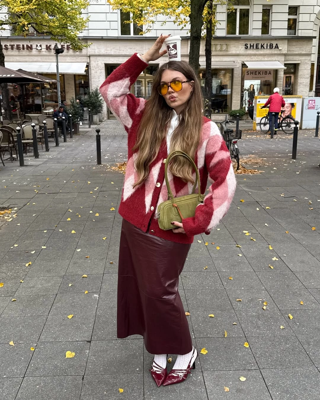 Instagram @fernanda_reads3