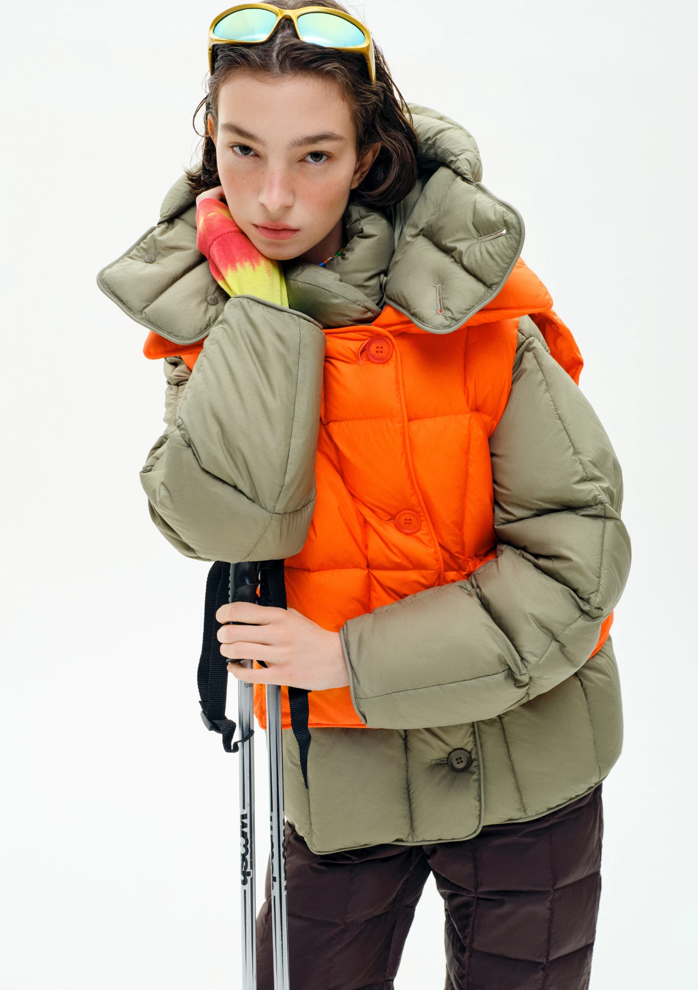 Сезон контрастів: яскраві пуховики Ienki Ienki змінюють зимовий гардероб3