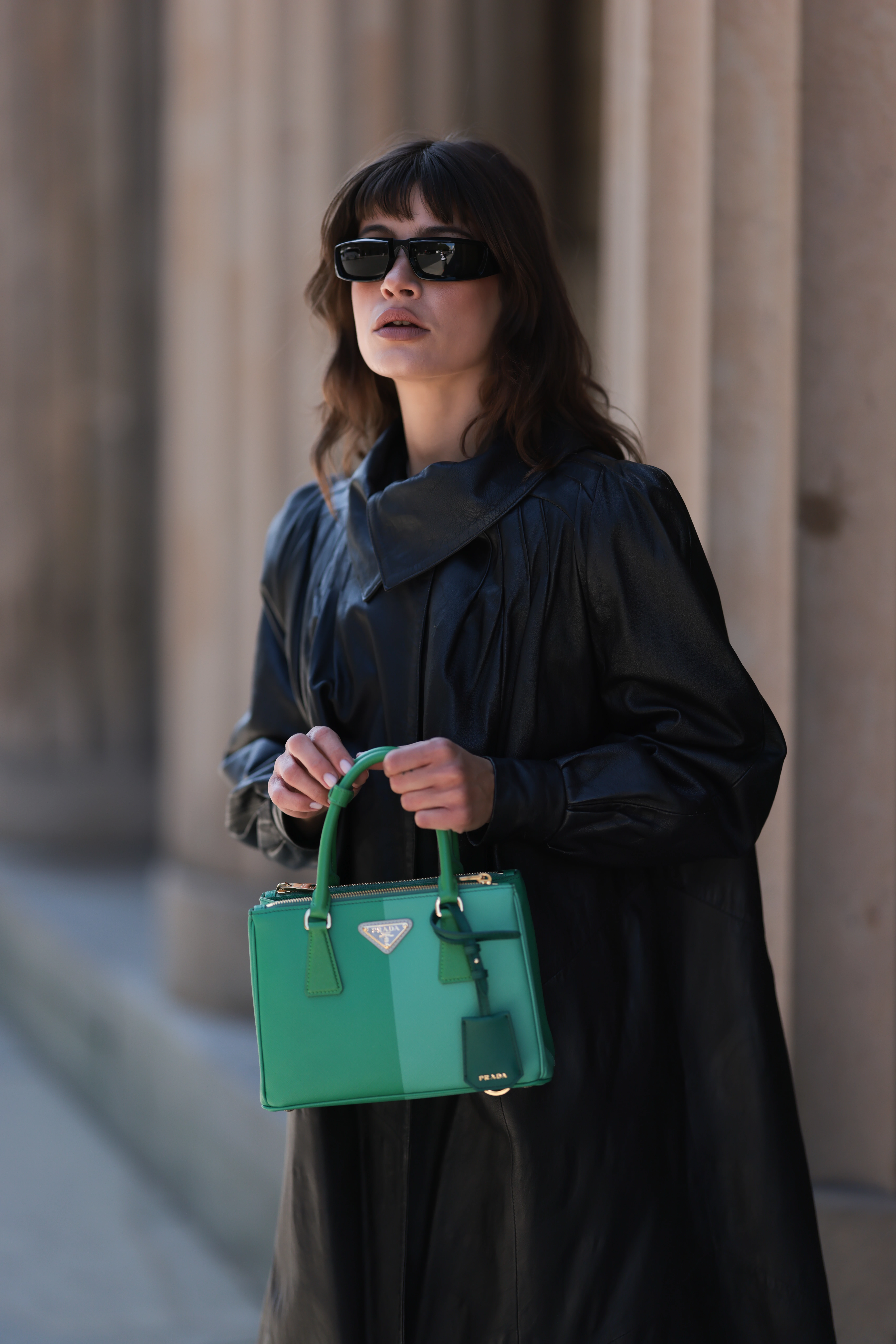 Якщо у вас є ця сумка Prada з 2000-х — час її дістати, якщо немає — чудова нагода придбати3