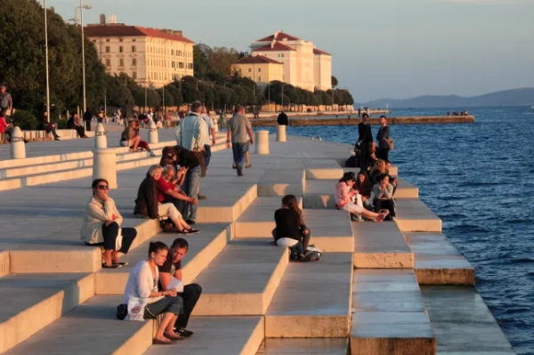 Хорватія, Задар, Морський орган, люди