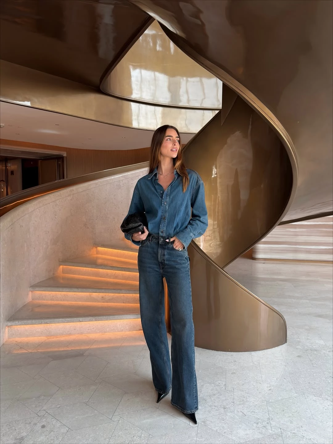 Instagram @ameliawaney9