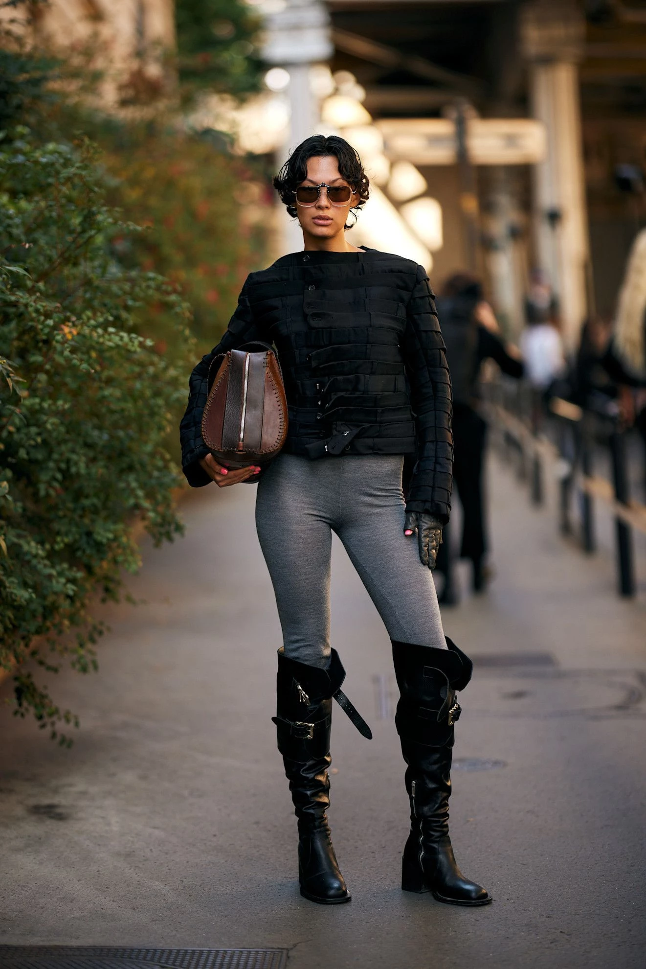 Трендові черевики з ремінцем: які моделі вибрати і як носити цього сезону2