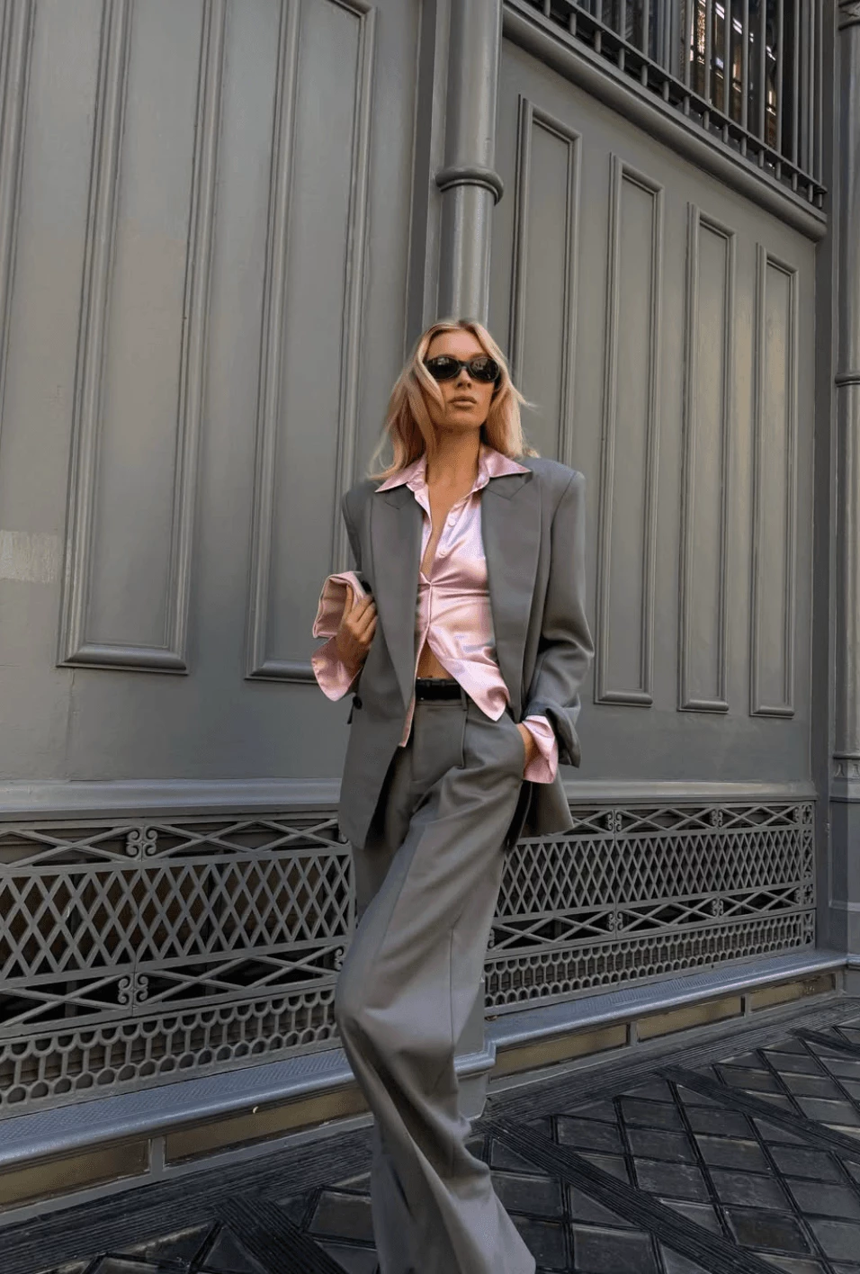 Забудьте про білу сорочку: це найгарячіший тренд просто зараз2