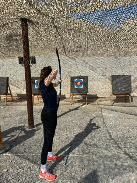 Лаура Харман