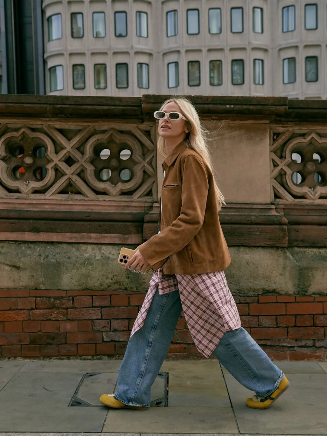 Instagram @joannalari1