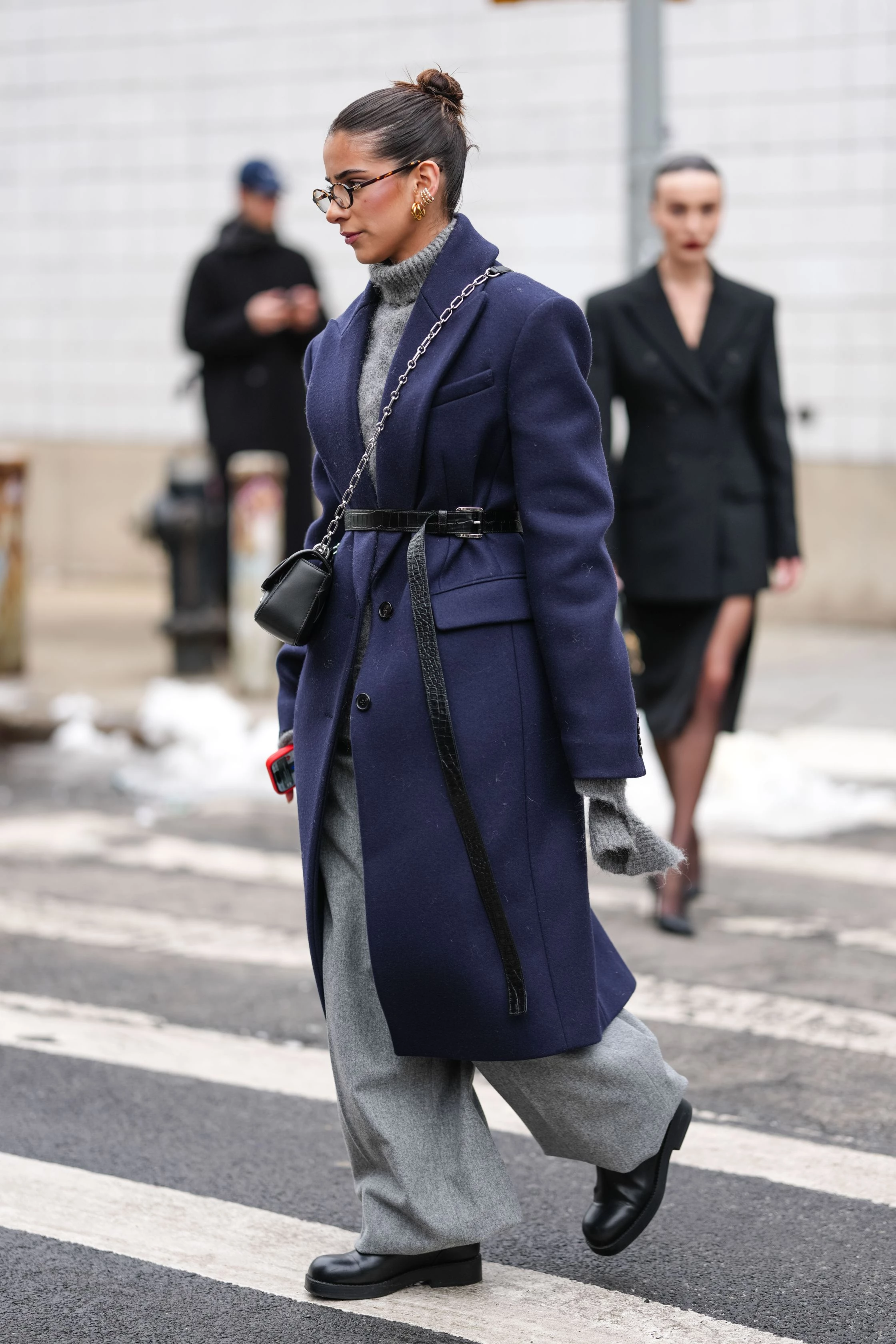Темно-синє пальто — найуніверсальніший тренд 2026 року5