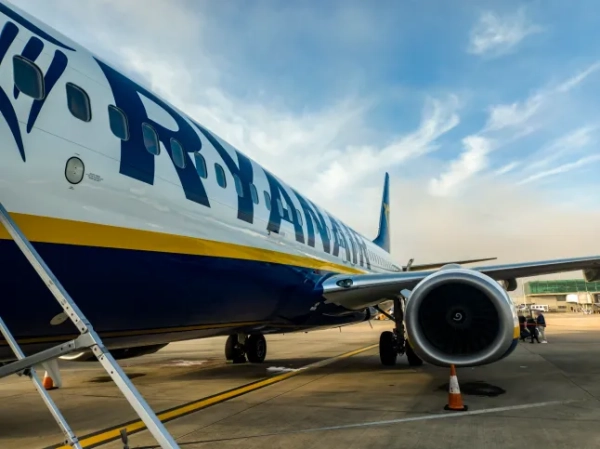 Станстед, Ессекс, Велика Британія - 7 вересня 2024 року: Boeing 737 авіакомпанії Ryanair припаркований на злітній смузі аеропорту Станстед в Ессексі, Велика Британія.
