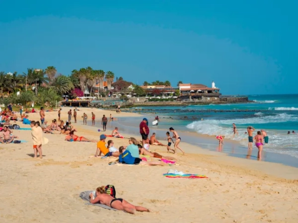 Пляж Прая-де-Санта-Марія. Острів Сал. Кабо-Верде