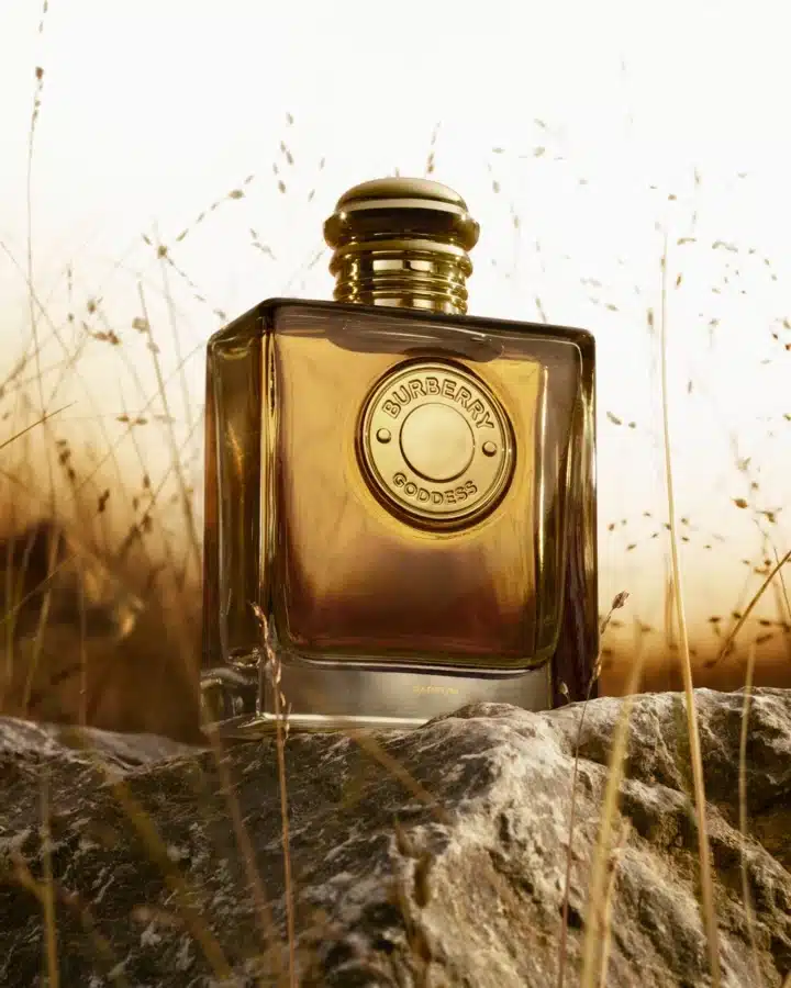 Аромат, який підкорює серця. Vogue UA Beauty Advent. 16-й день.
1