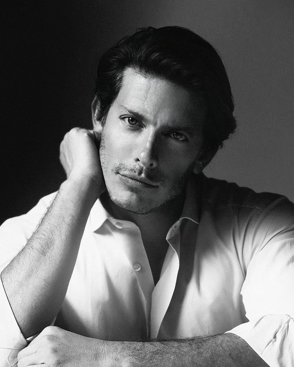 Взуття, що приносить успіх: розповідь про Aquazzura, його творця Едгардо Озоріо.
1