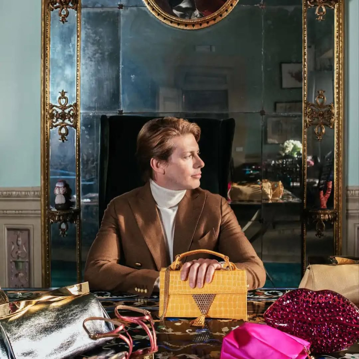 Взуття, що приносить успіх: розповідь про Aquazzura, його творця Едгардо Озоріо.
9