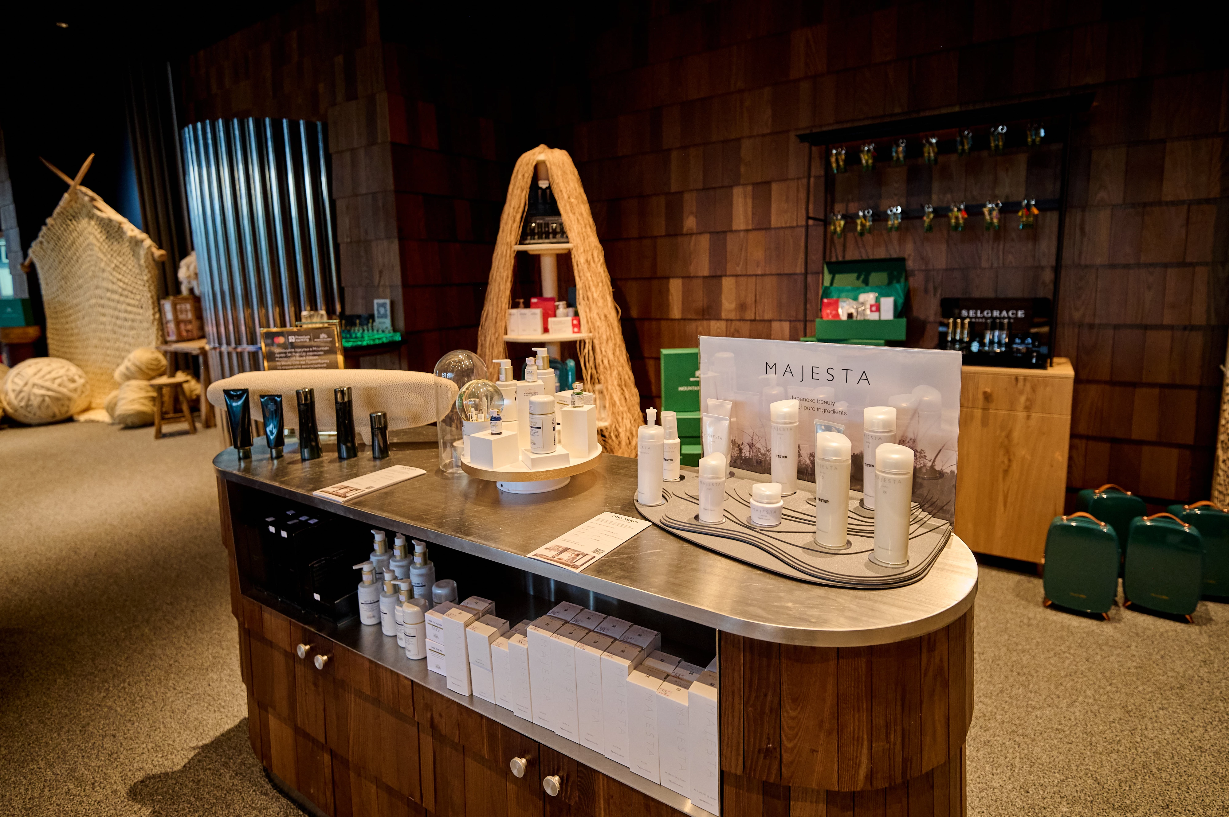 Грандіозний ярмарок українських торгових марок у Карпатах стартував в Mountain Residence
16