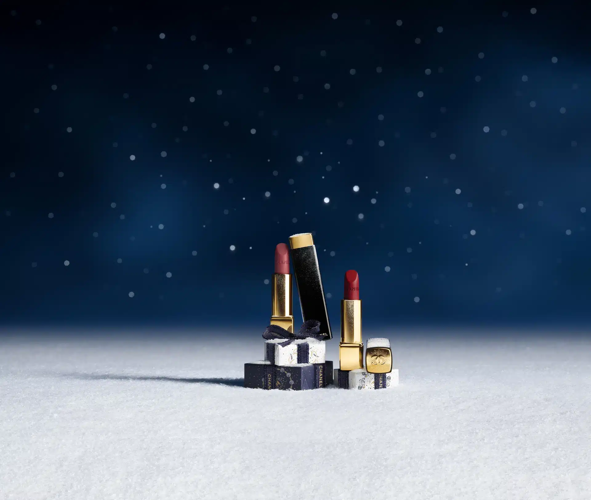 CHANEL: Зоряне сяйво святкової колекції макіяжу 2025
17