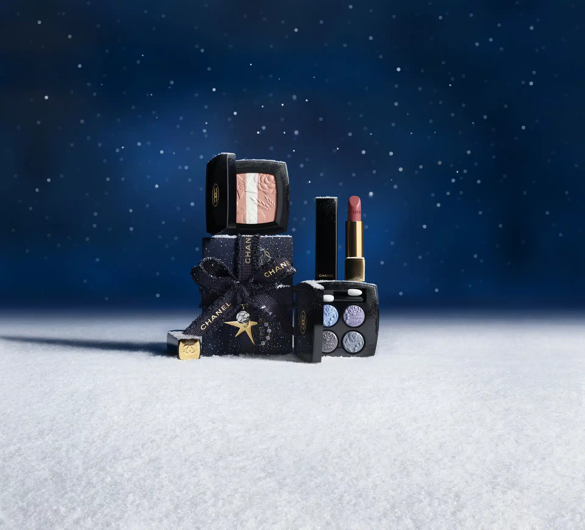 CHANEL: Зоряне сяйво святкової колекції макіяжу 2025
11
