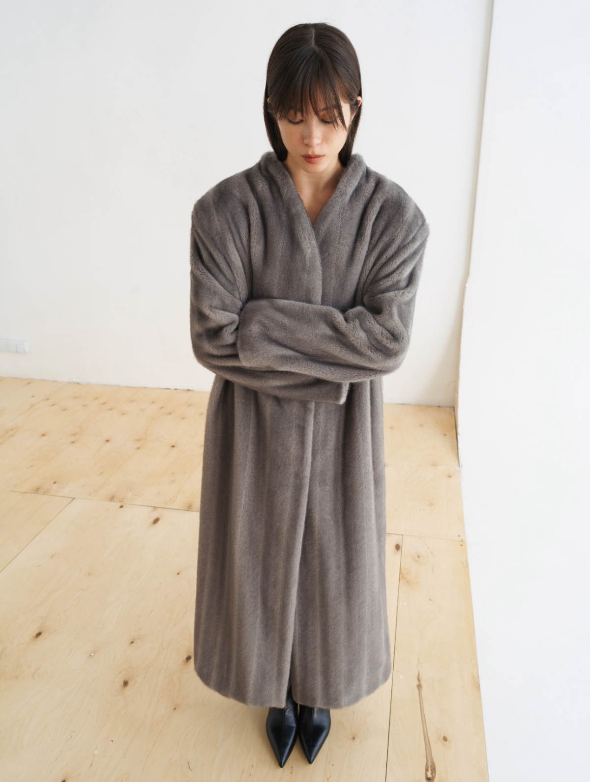 Фальшива хутряна накидка — must-have зимового сезону 2025-2026
11