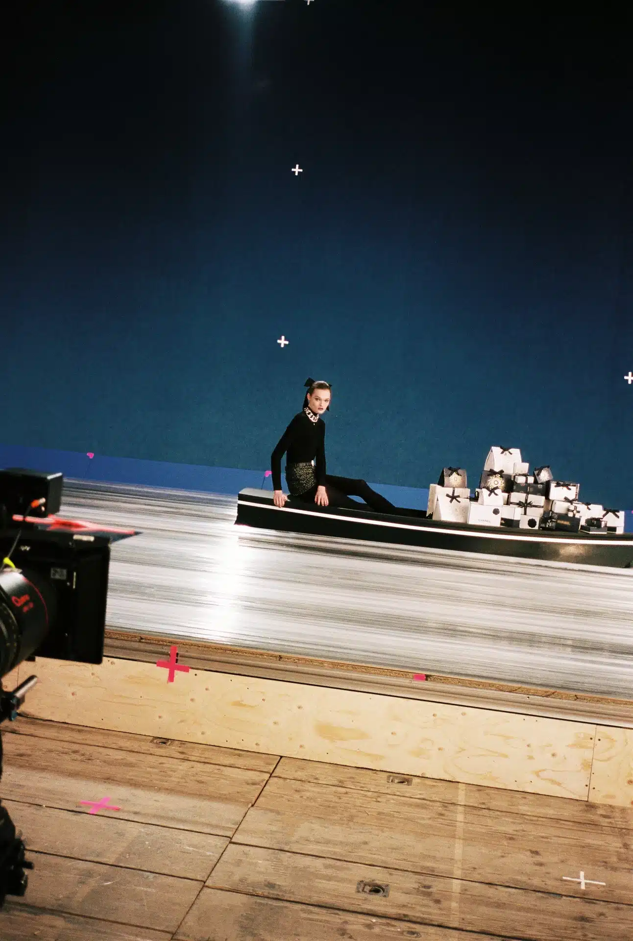 CHANEL: Зоряне сяйво святкової колекції макіяжу 2025
26