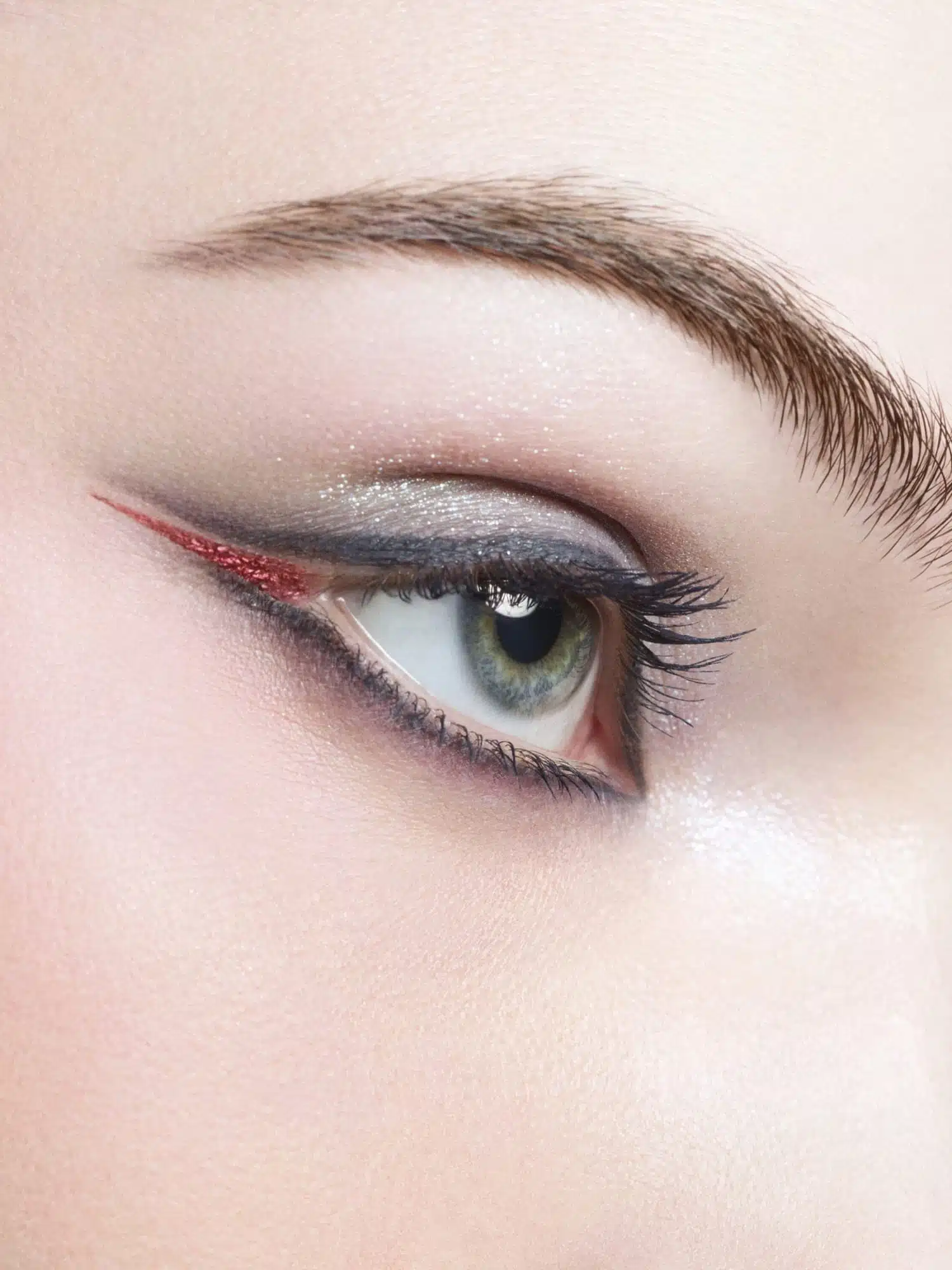 CHANEL: Зоряне сяйво святкової колекції макіяжу 2025
3