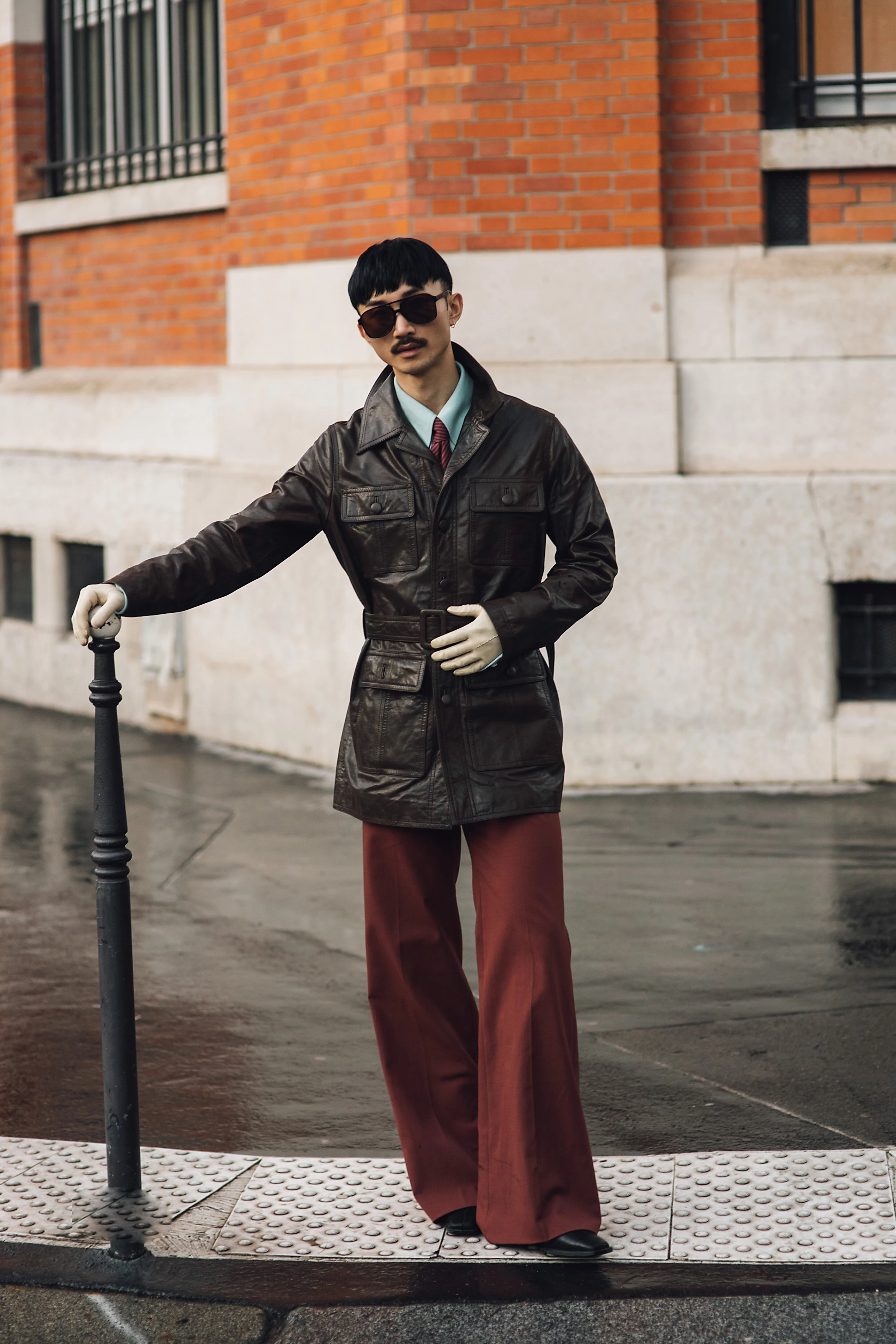 Вулична мода: стильні чоловічі образи з вулиць Парижа
24