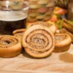 Як приготувати кавовий рулет до чаю?