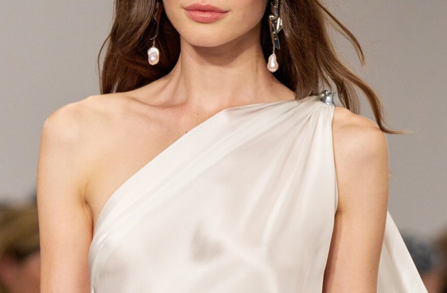 Модні брови 2026: від кутюр до вулиць