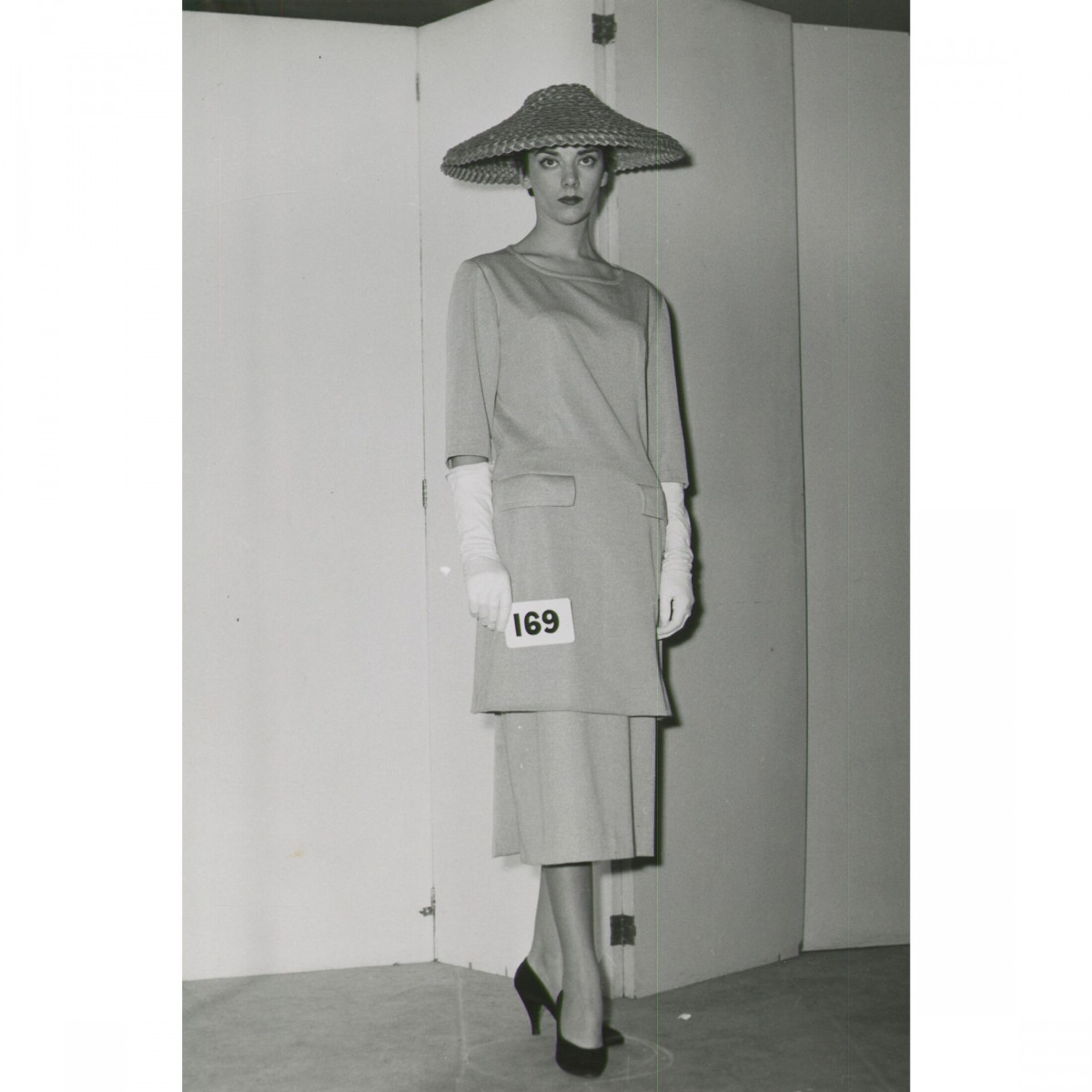 Крістобаль Баленсіага: Зміна обличчя високої моди геніальним дизайнером
14