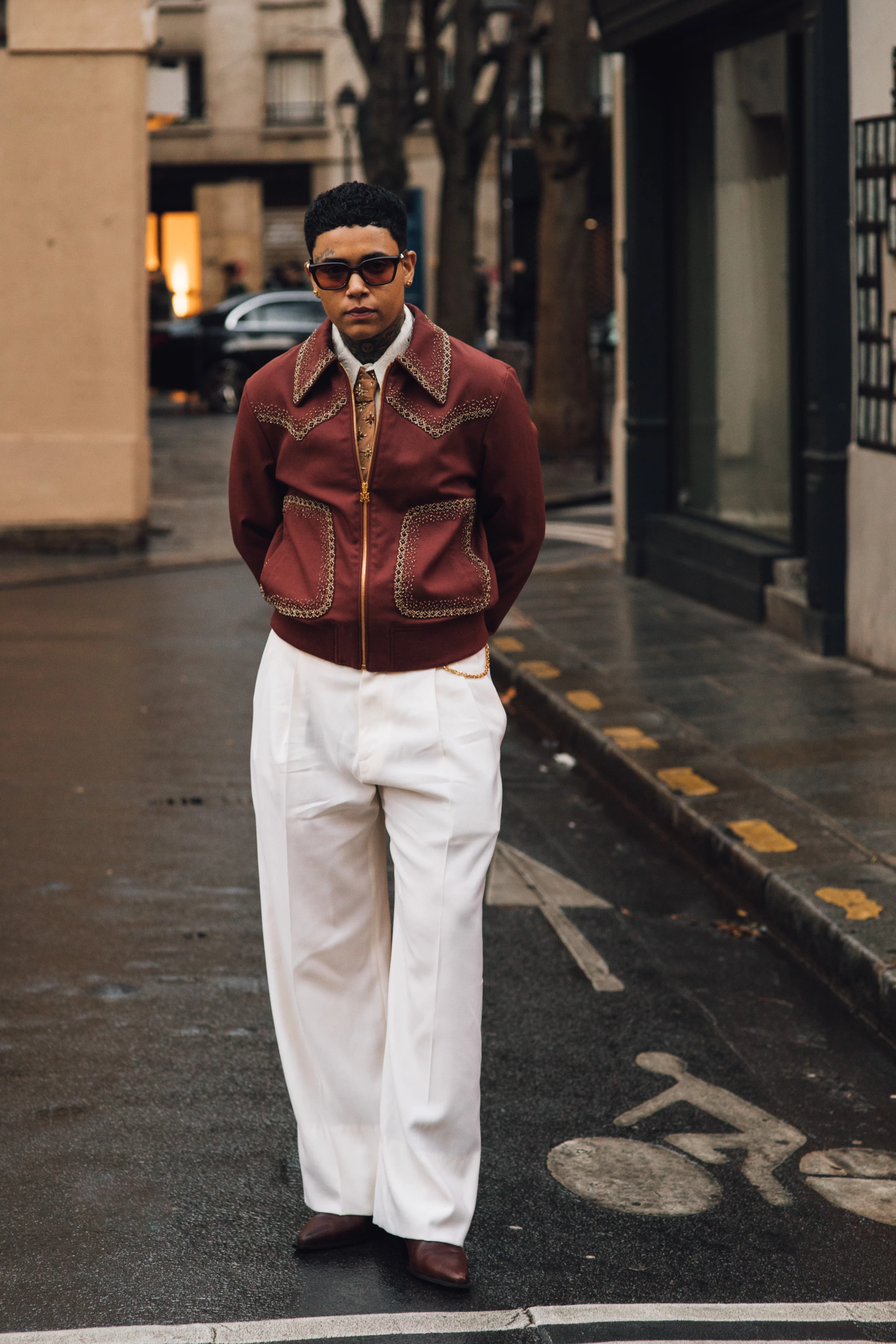 Вулична мода: стильні чоловічі образи з вулиць Парижа
28