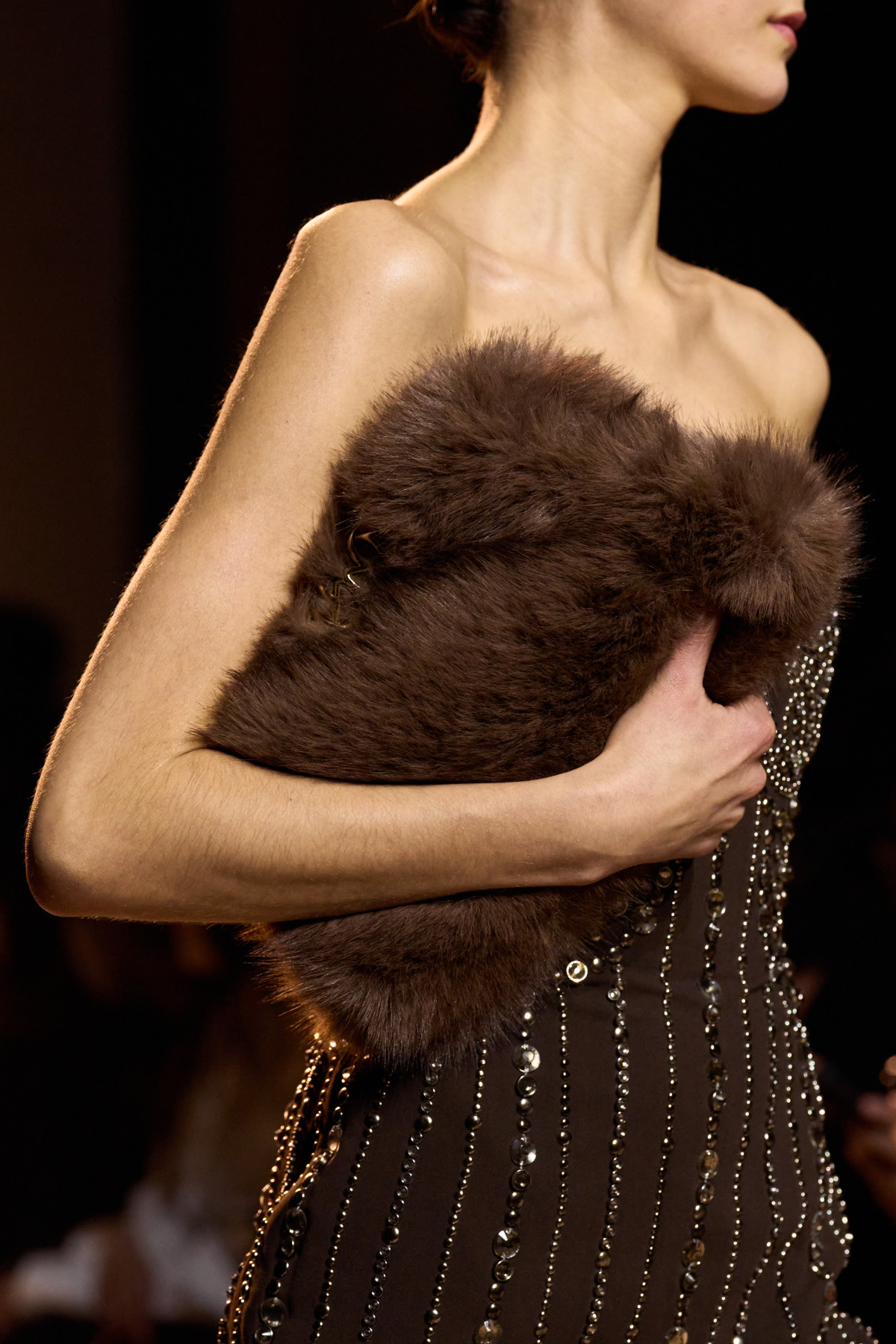 Наймодніші варіанти замість традиційної чорної сумки для поповнення гардеробу у 2026.
5