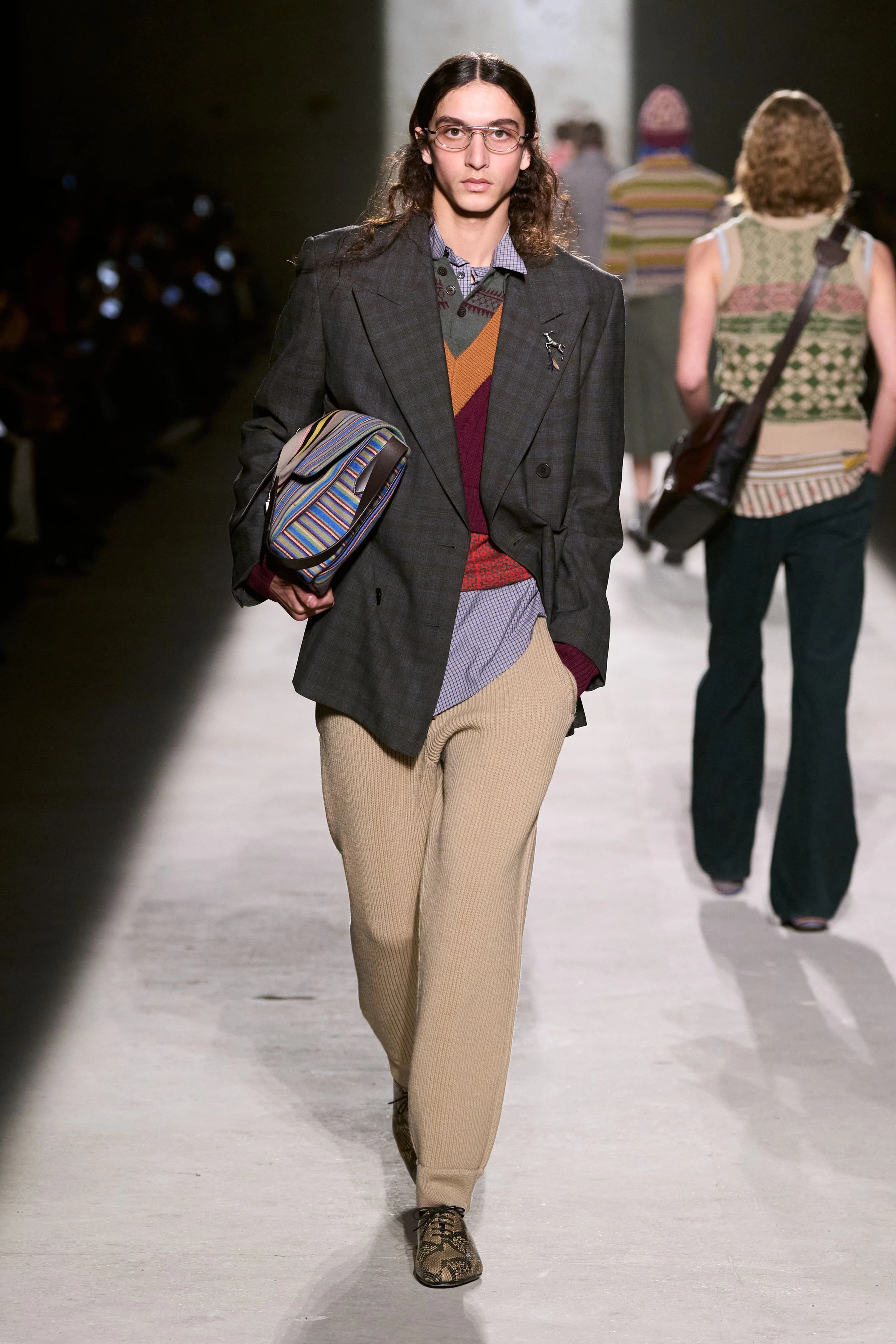 Змужніння з нюансами: свіжа чоловіча лінія Dries Van Noten, сезон осінь-зима 2026/2027
5