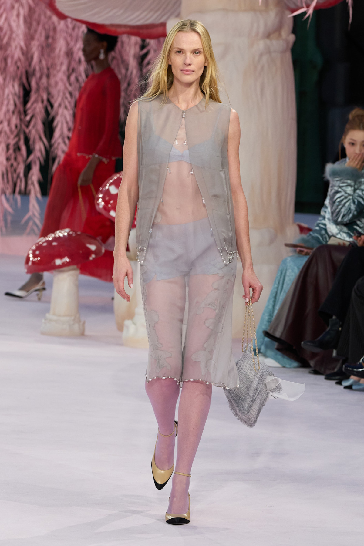 Chanel: перша колекція от кутюр від Матьє Блазі
2