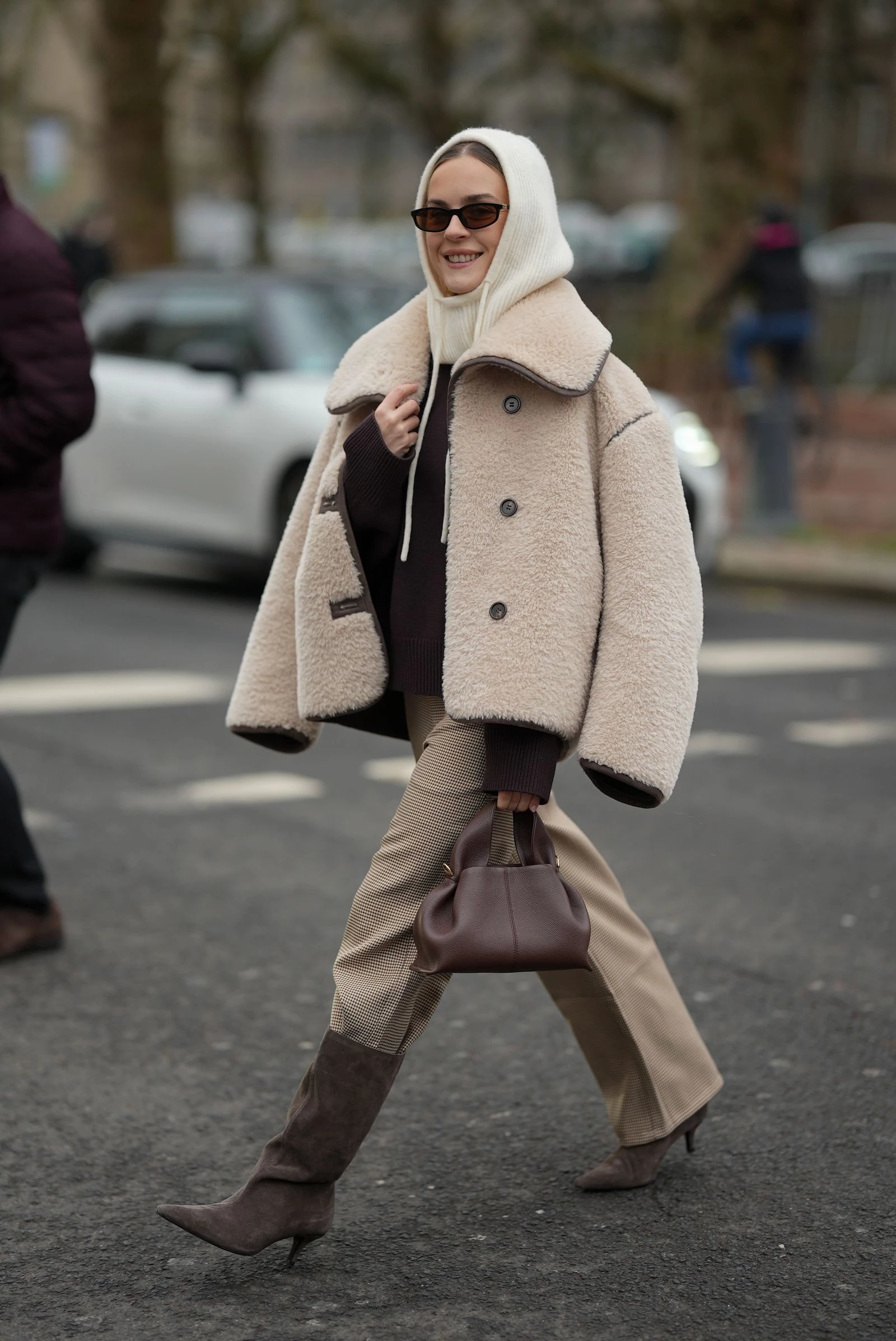 Зимовий хіт: капор – головний вибір модних інфлюенсерів
0