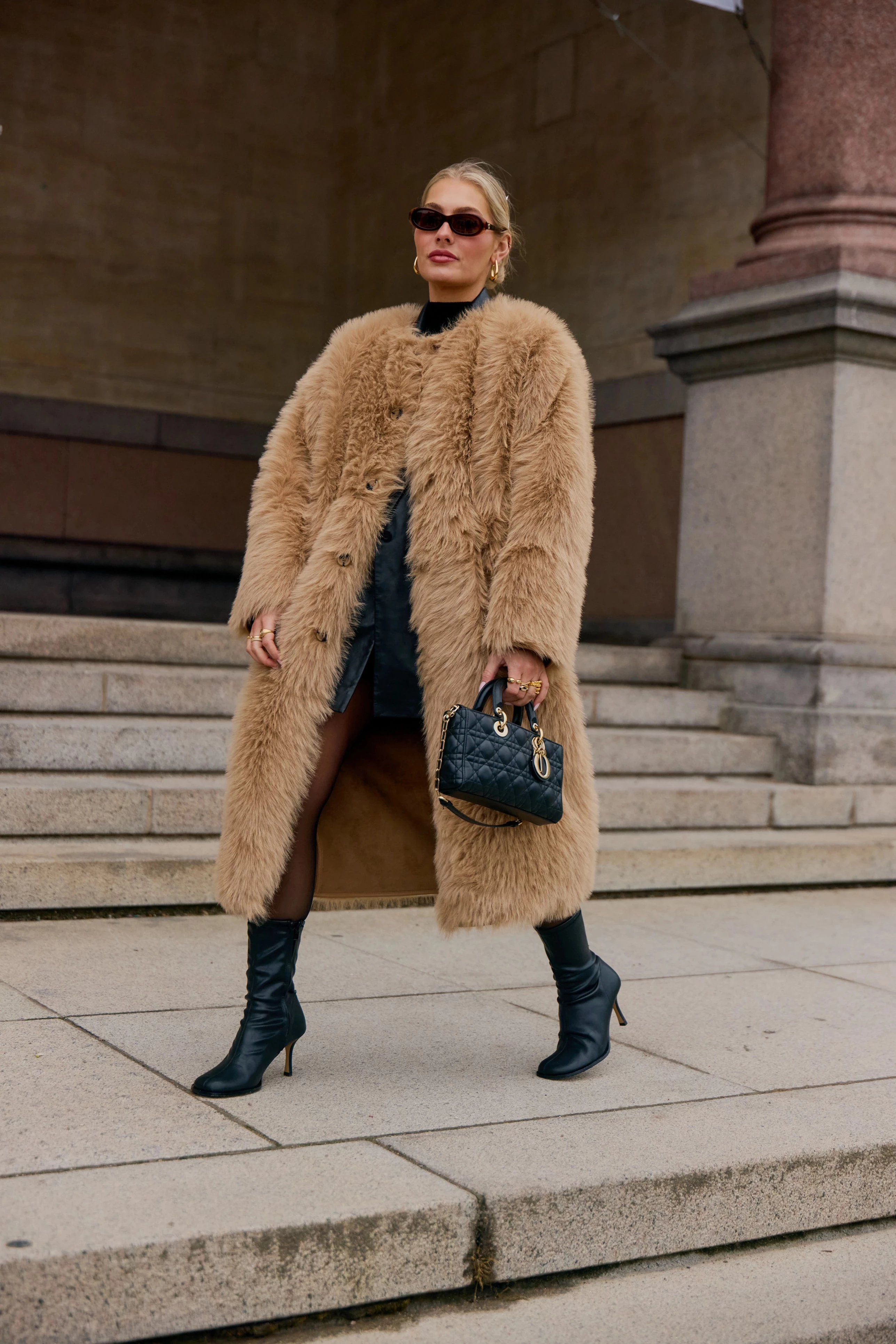 Вуличний стиль: хутряна шуба – топовий предмет гардеробу в січні
7