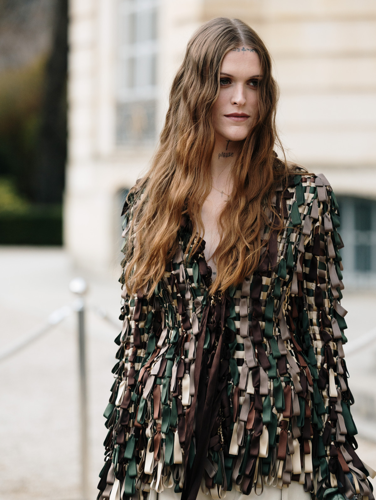 Модний стрітстайл цього сезону: образи гостей на Паризькому тижні моди.
1