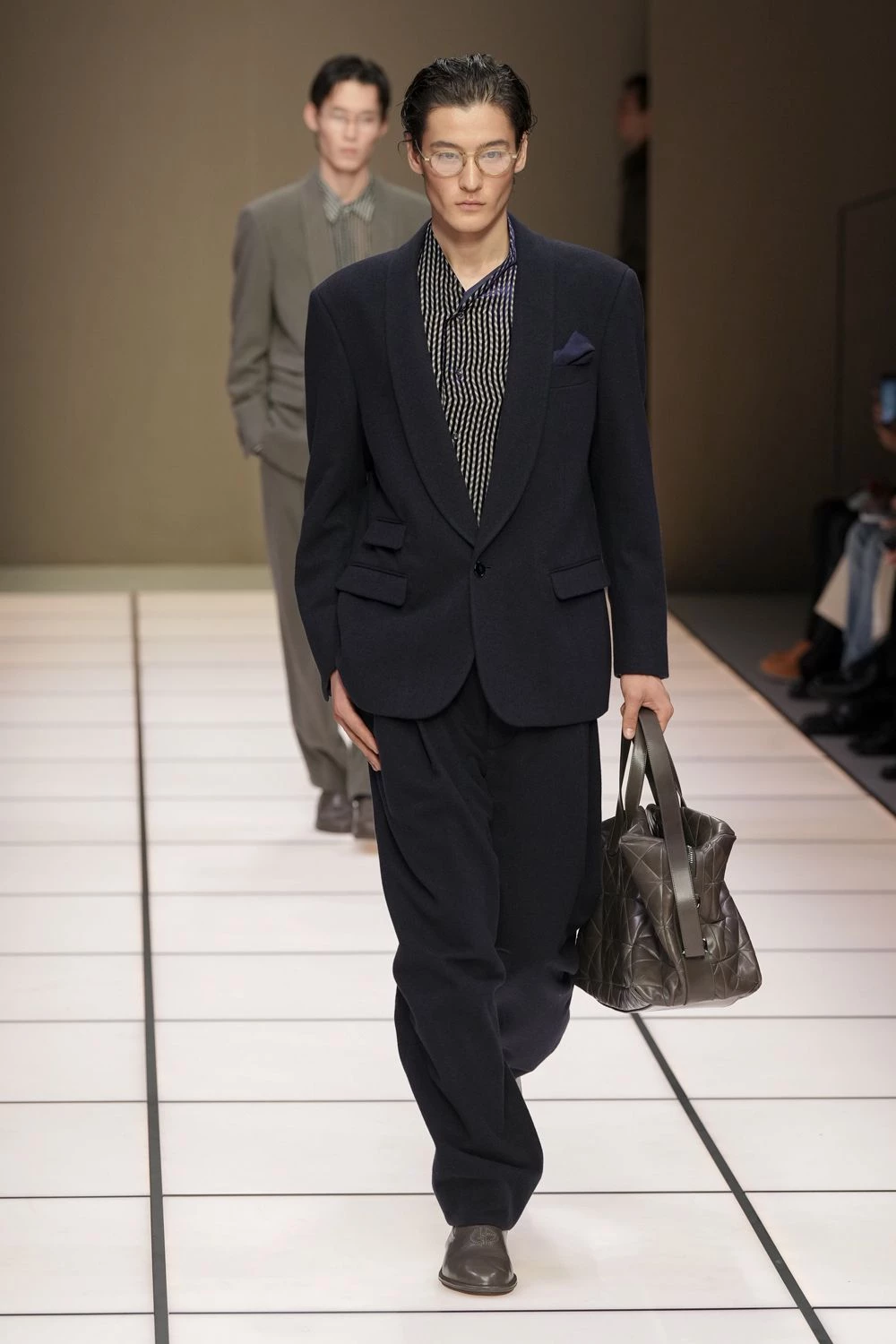 Джорджіо Армані слідом за Армані: як майбутня чоловіча збірка осінь-зима 2026/2027 по-новому тлумачить класичний стиль
6