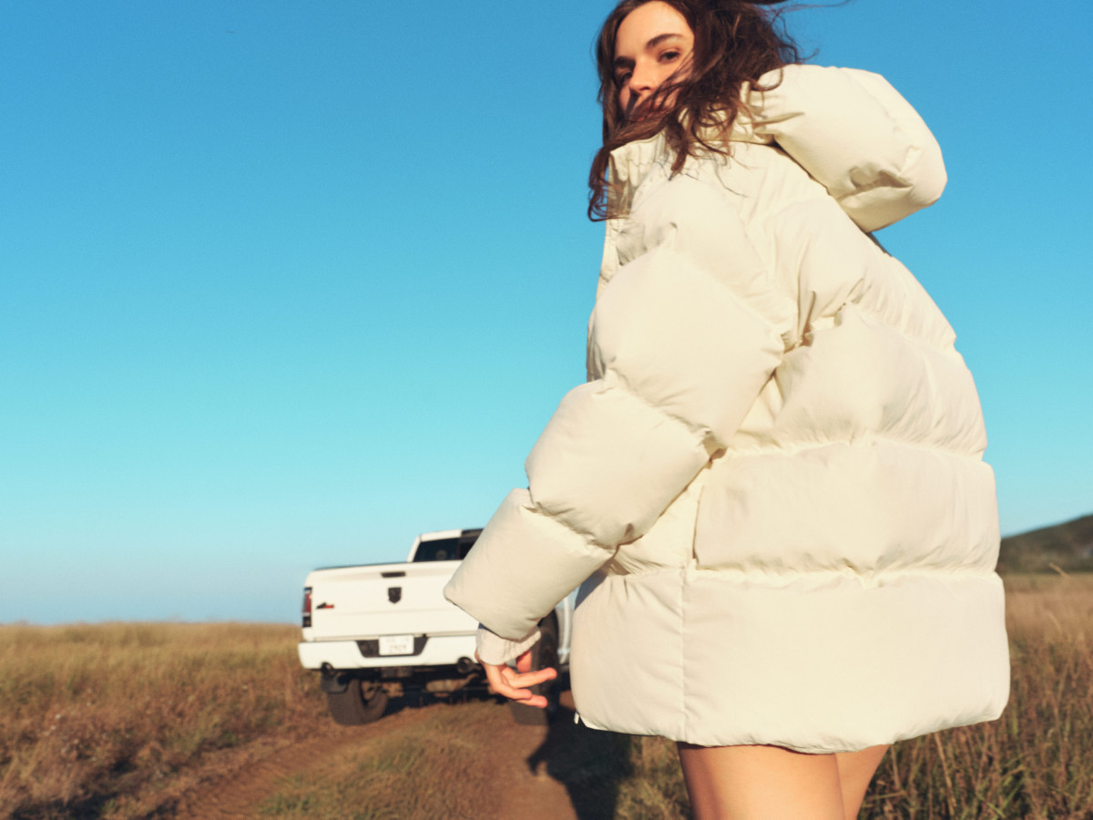 Актуальні зимові пуховики 2025–2026: тенденції, моделі та стильні образи
0