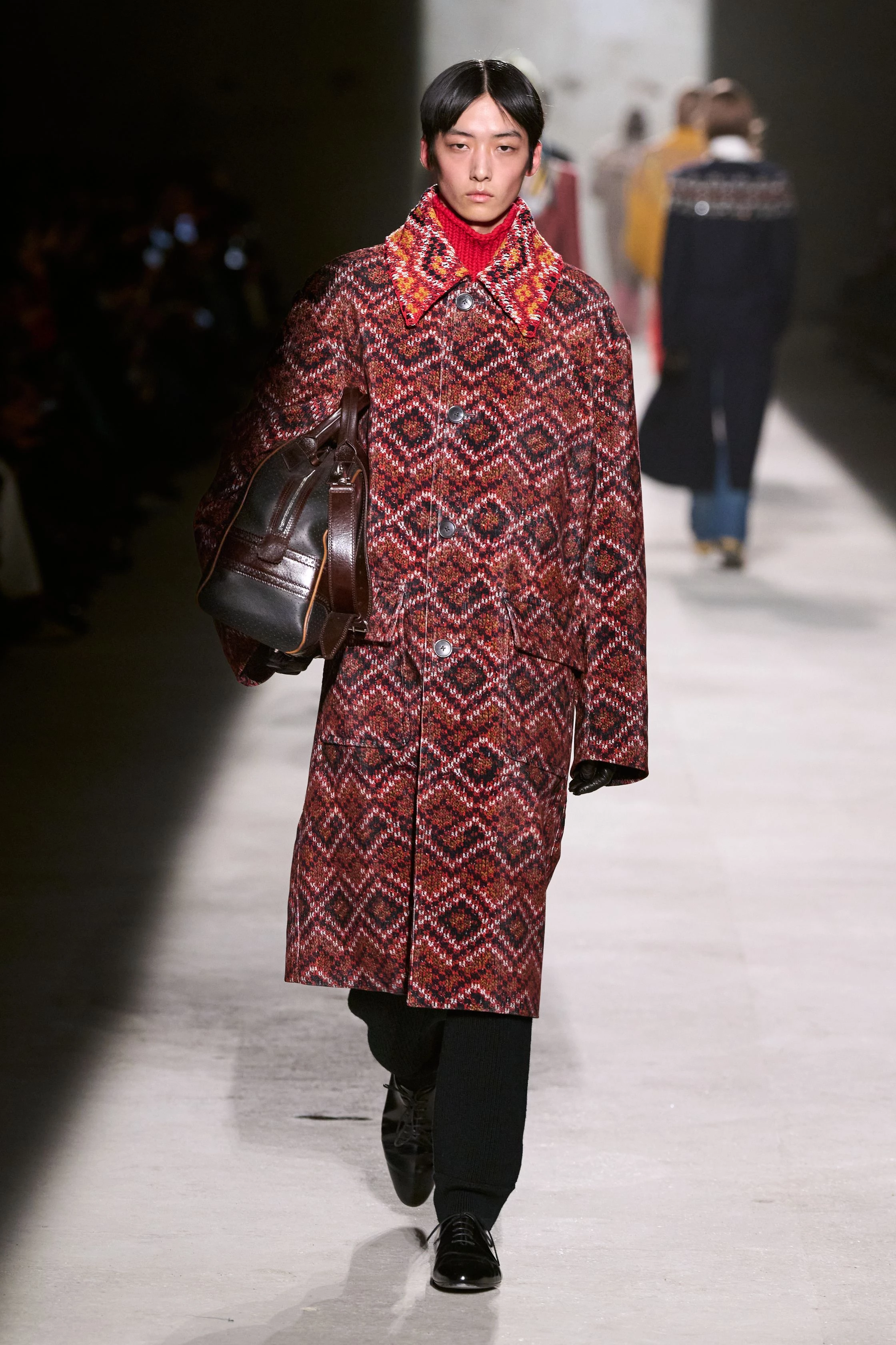 Змужніння з нюансами: свіжа чоловіча лінія Dries Van Noten, сезон осінь-зима 2026/2027
16