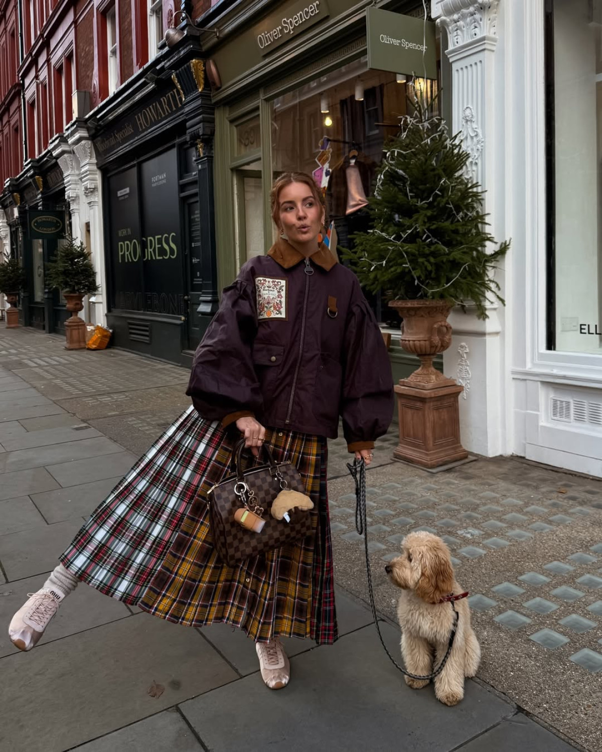 Топ кросівки 2026: актуальні тенденції, круті дизайни та з чим поєднувати
6