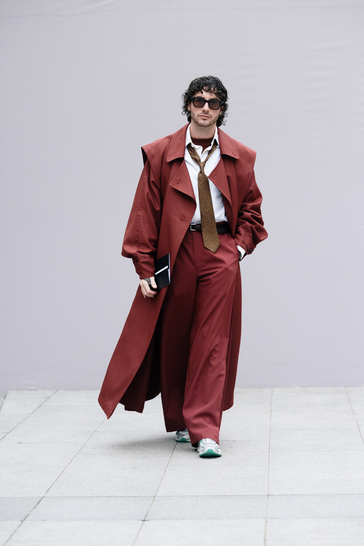 Паризький шик: вуличний стиль наймодніших чоловіків для вашого натхнення
29